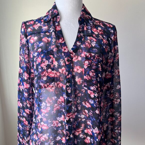 🌷Express "The Portofino Shirt" Floral Button Up Blouse Classic & Chic! - Picture 1 of 9